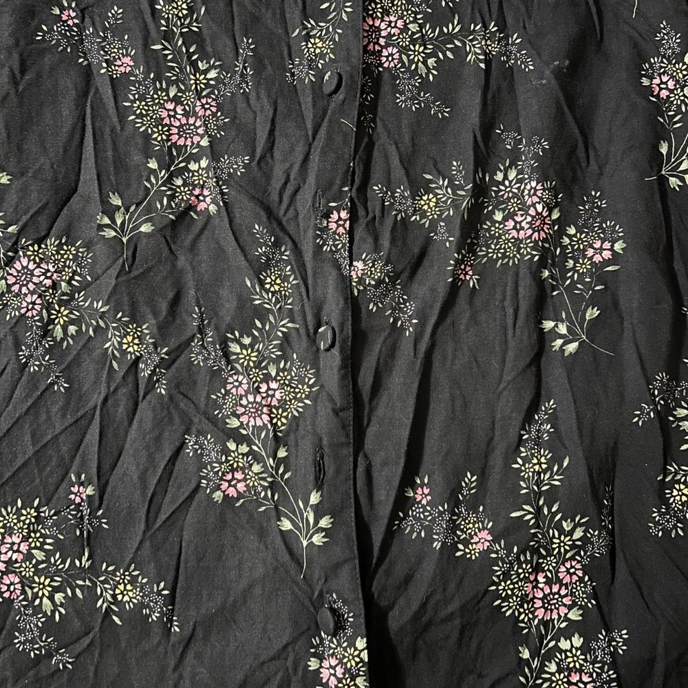 Vintage Black floral midi skirt with buttons - Picture 3 of 6